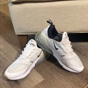Nike Men’s Air Max 270